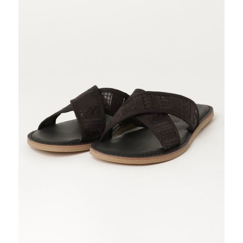 Women’s Toms Black Arrow Embroidery Mesh Sandals 9 US!